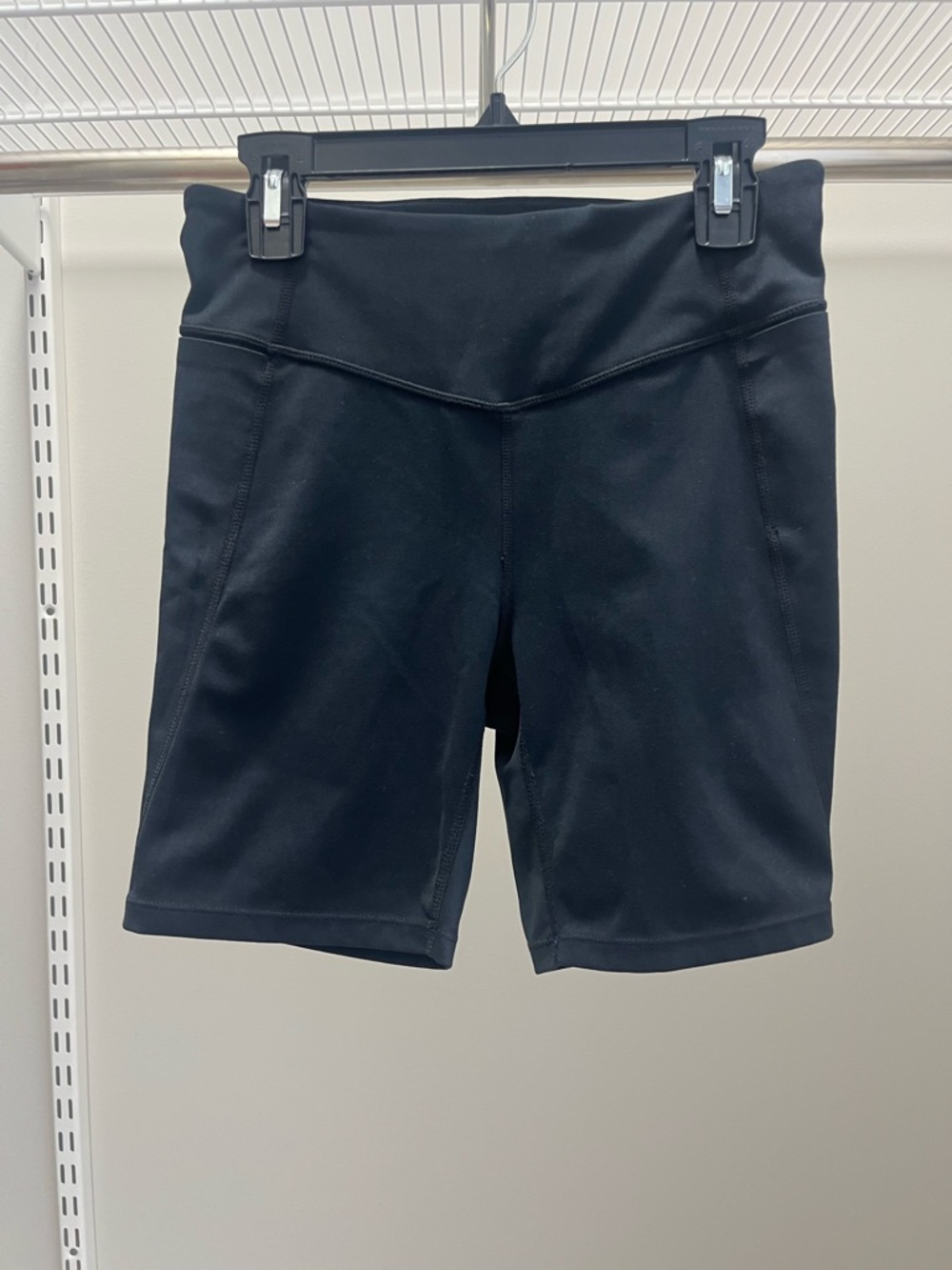 Zella Black High-Rise V-Waist Bike Shorts, Athletic